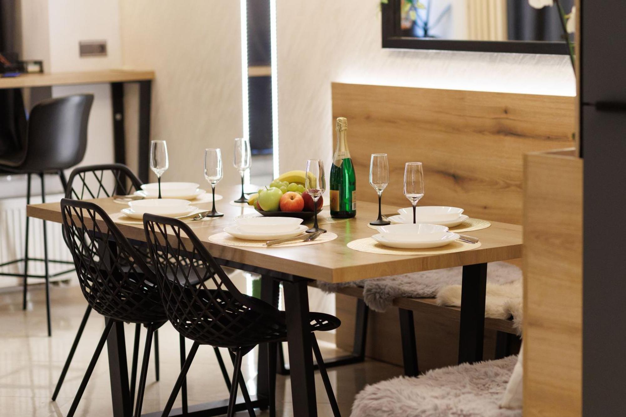 Leo Apartment Suite & Private Spa Zone - Old City Братислава Экстерьер фото