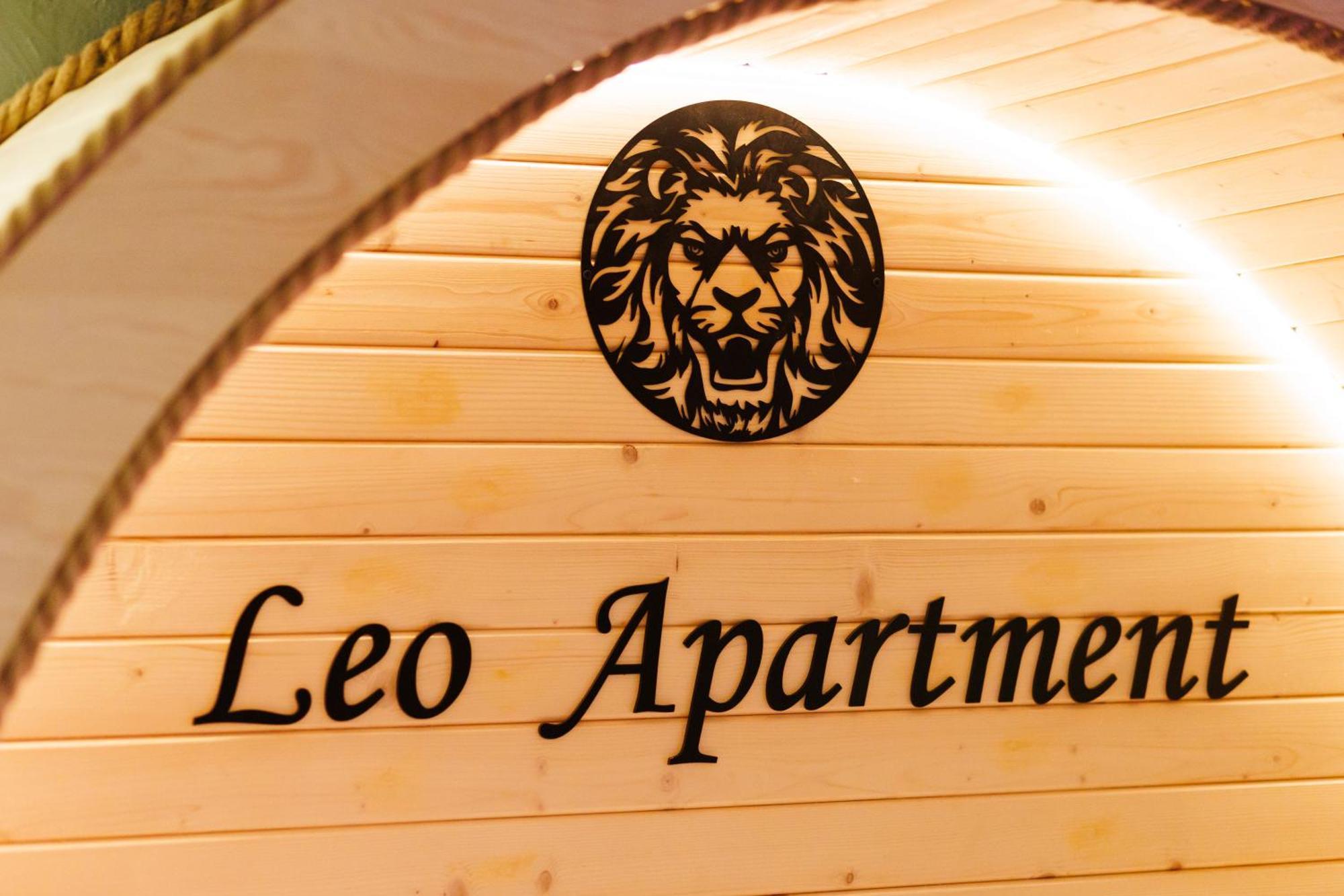Leo Apartment Suite & Private Spa Zone - Old City Братислава Экстерьер фото