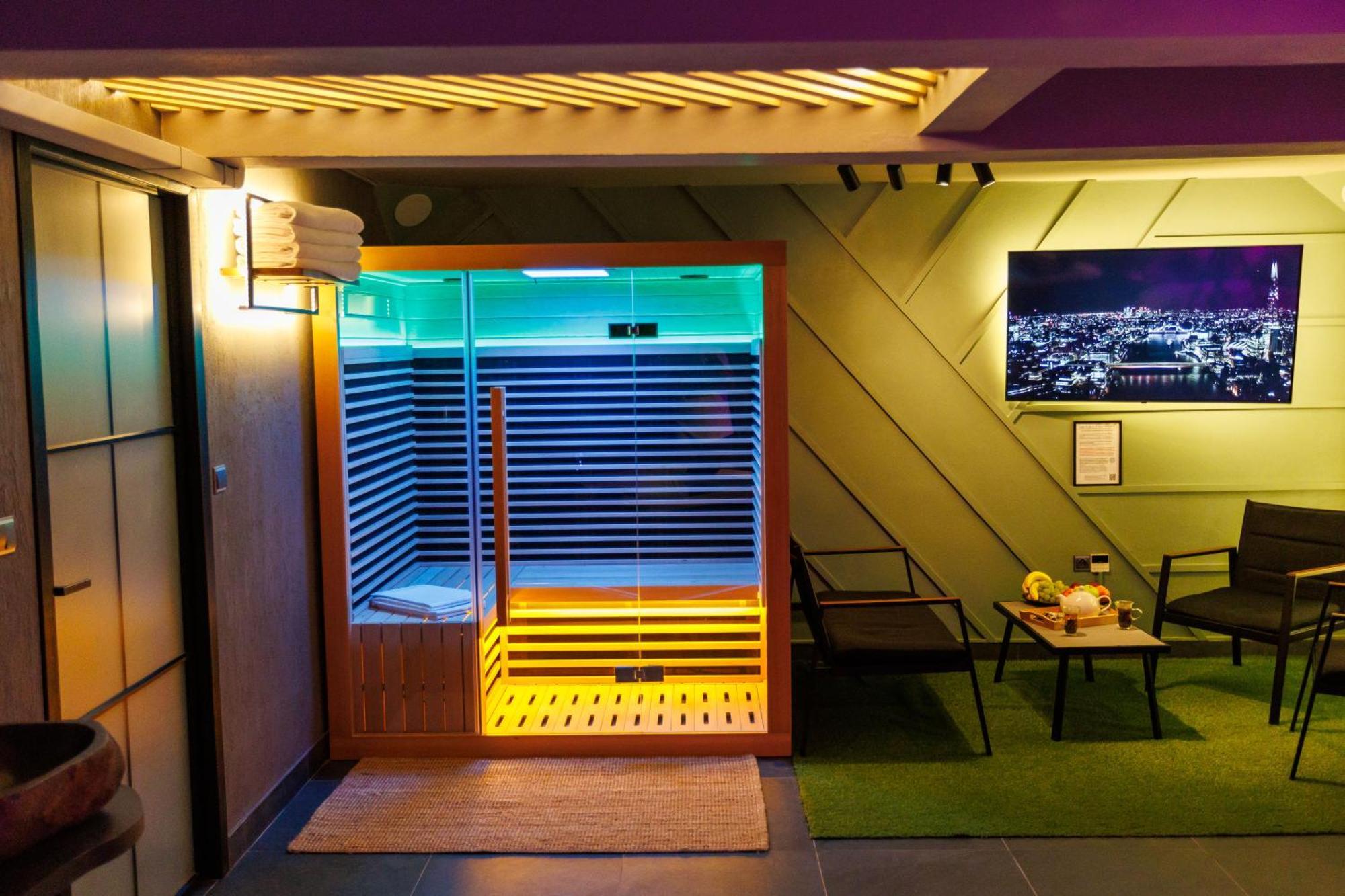 Leo Apartment Suite & Private Spa Zone - Old City Братислава Экстерьер фото