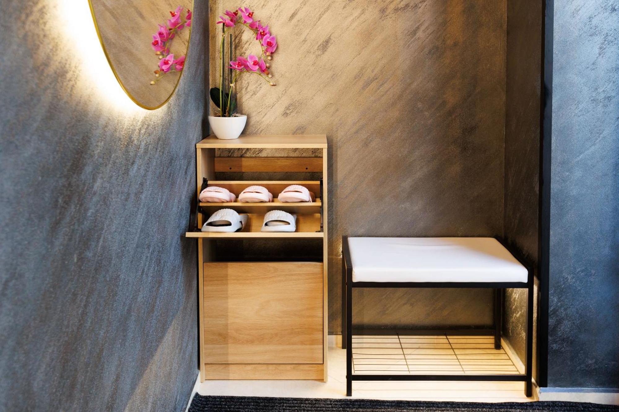 Leo Apartment Suite & Private Spa Zone - Old City Братислава Экстерьер фото