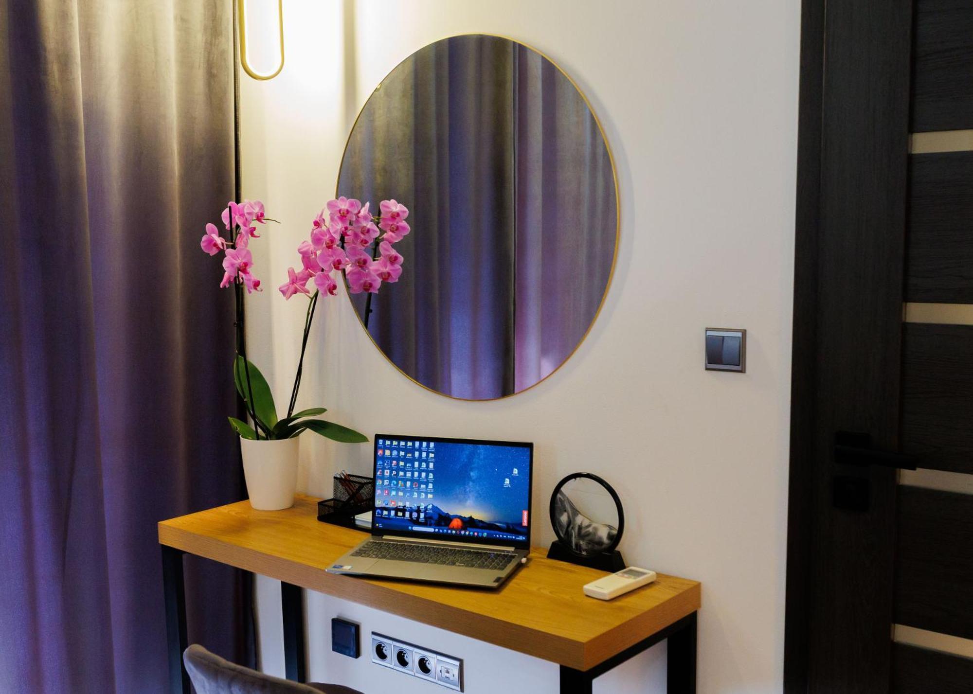 Leo Apartment Suite & Private Spa Zone - Old City Братислава Экстерьер фото